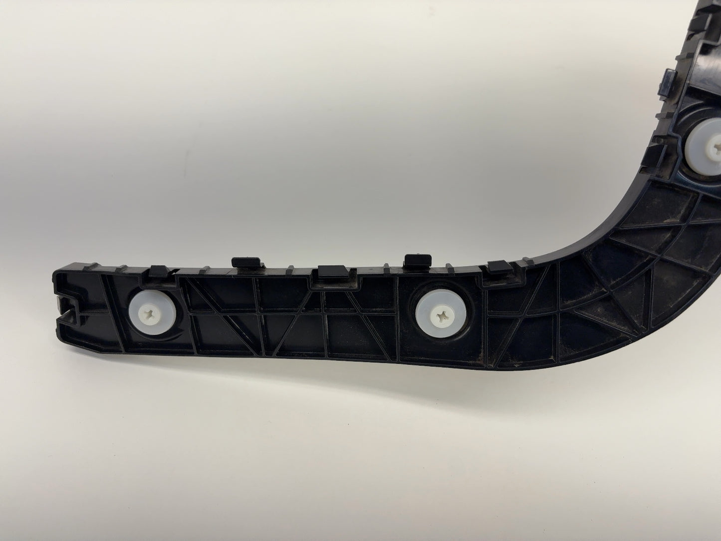 2021-2025 Tesla Model Y Bracket Rear Right 1494044-00-A