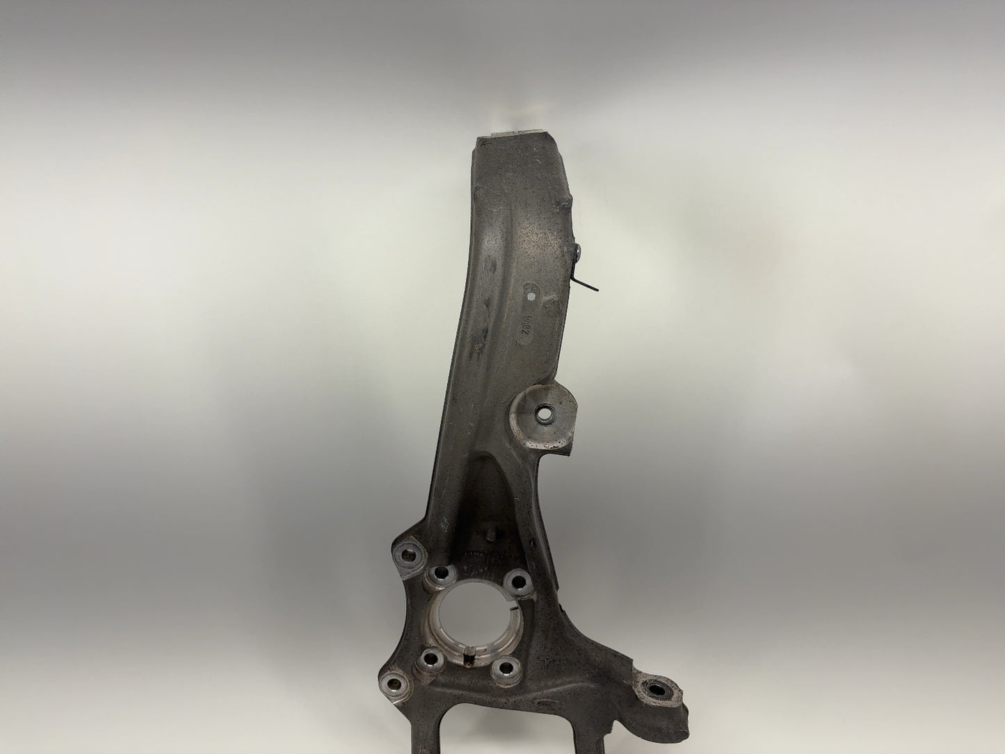 2018 Tesla Model X Front Left Knuckle 1027311-00-F