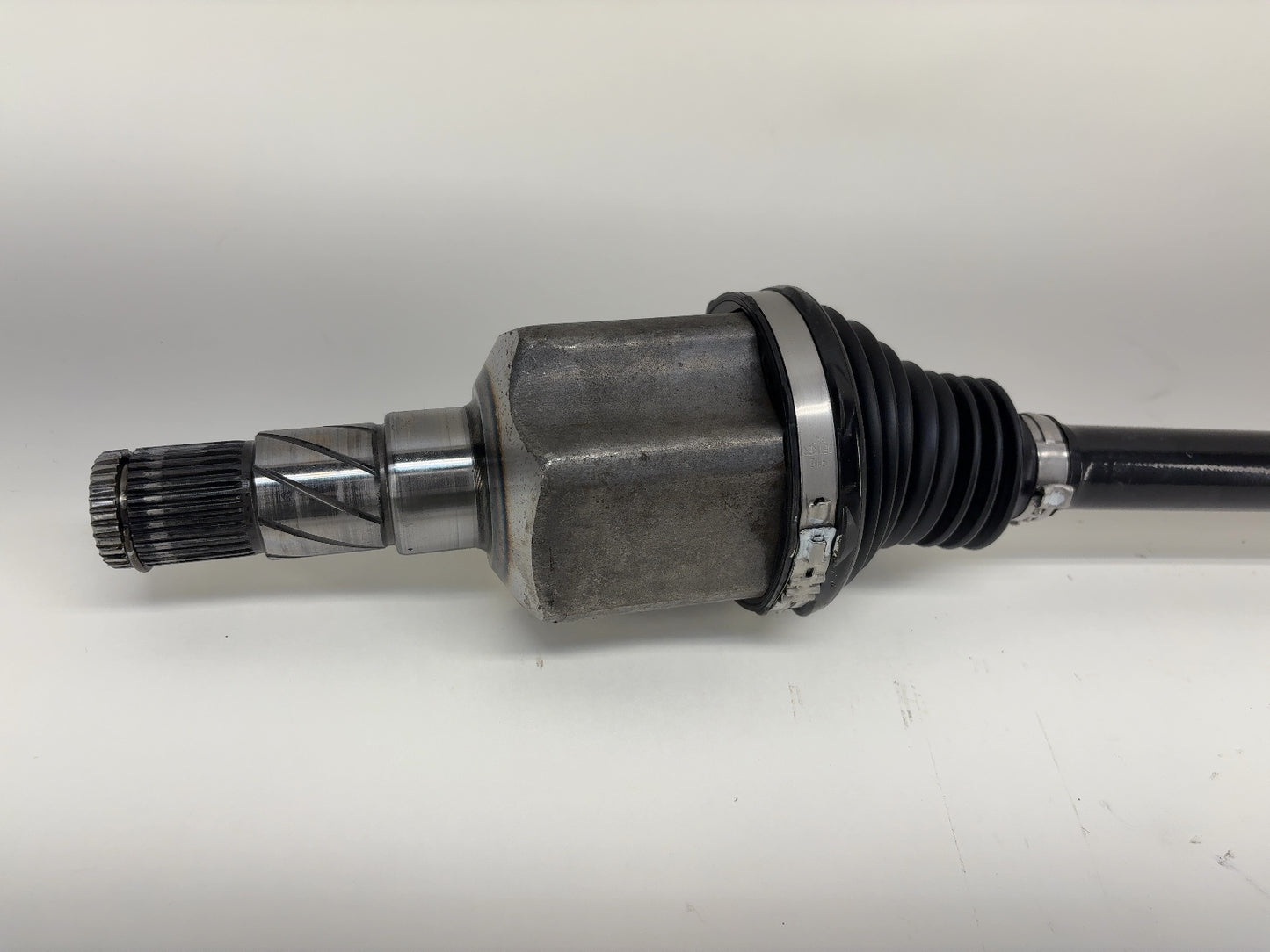 2022 Tesla Model 3 Rear Axle Shaft Left or Right 1044164-00-A