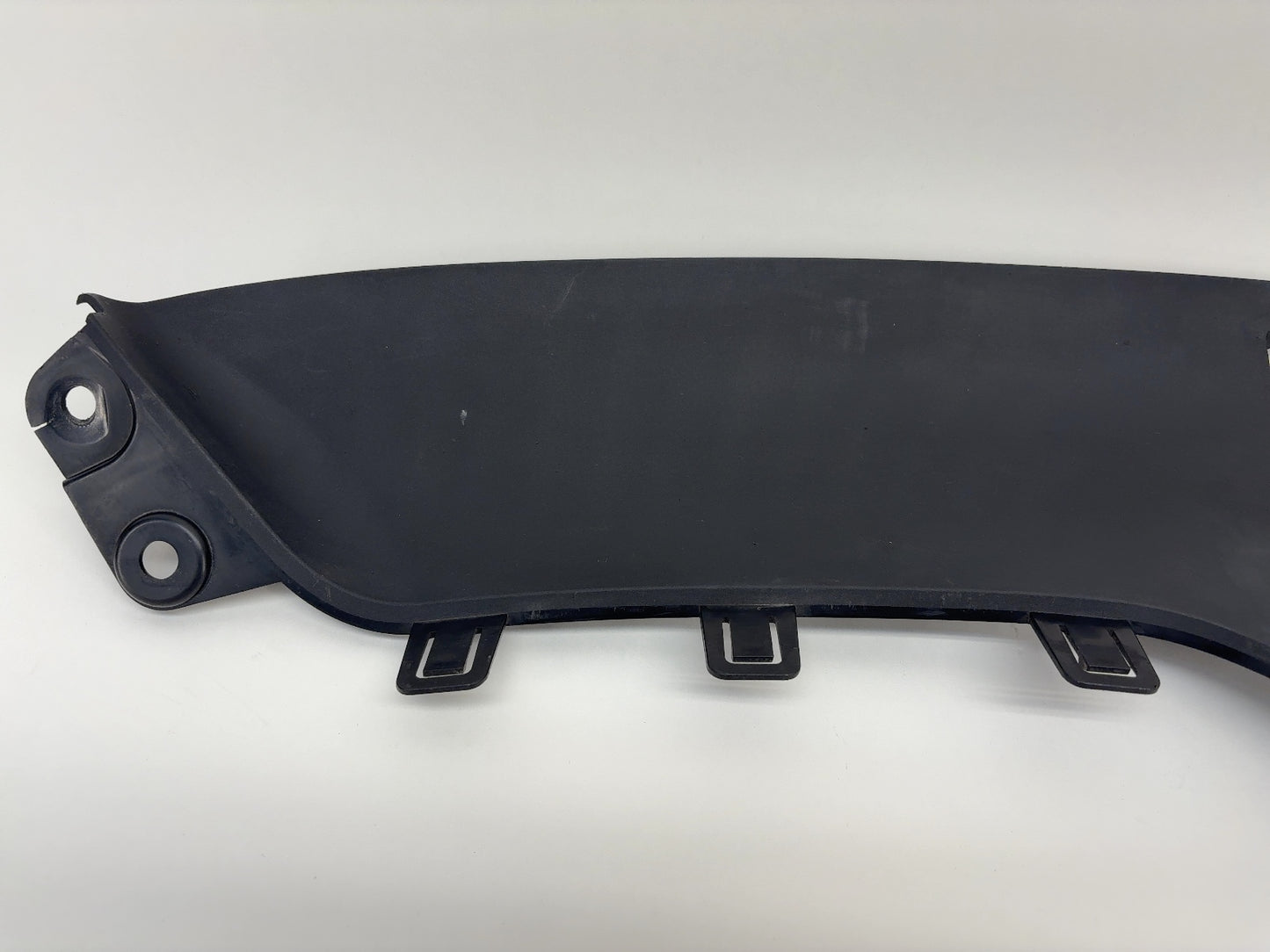 2018 Tesla Model X Front Upper Grill Surround 1047021-00-E