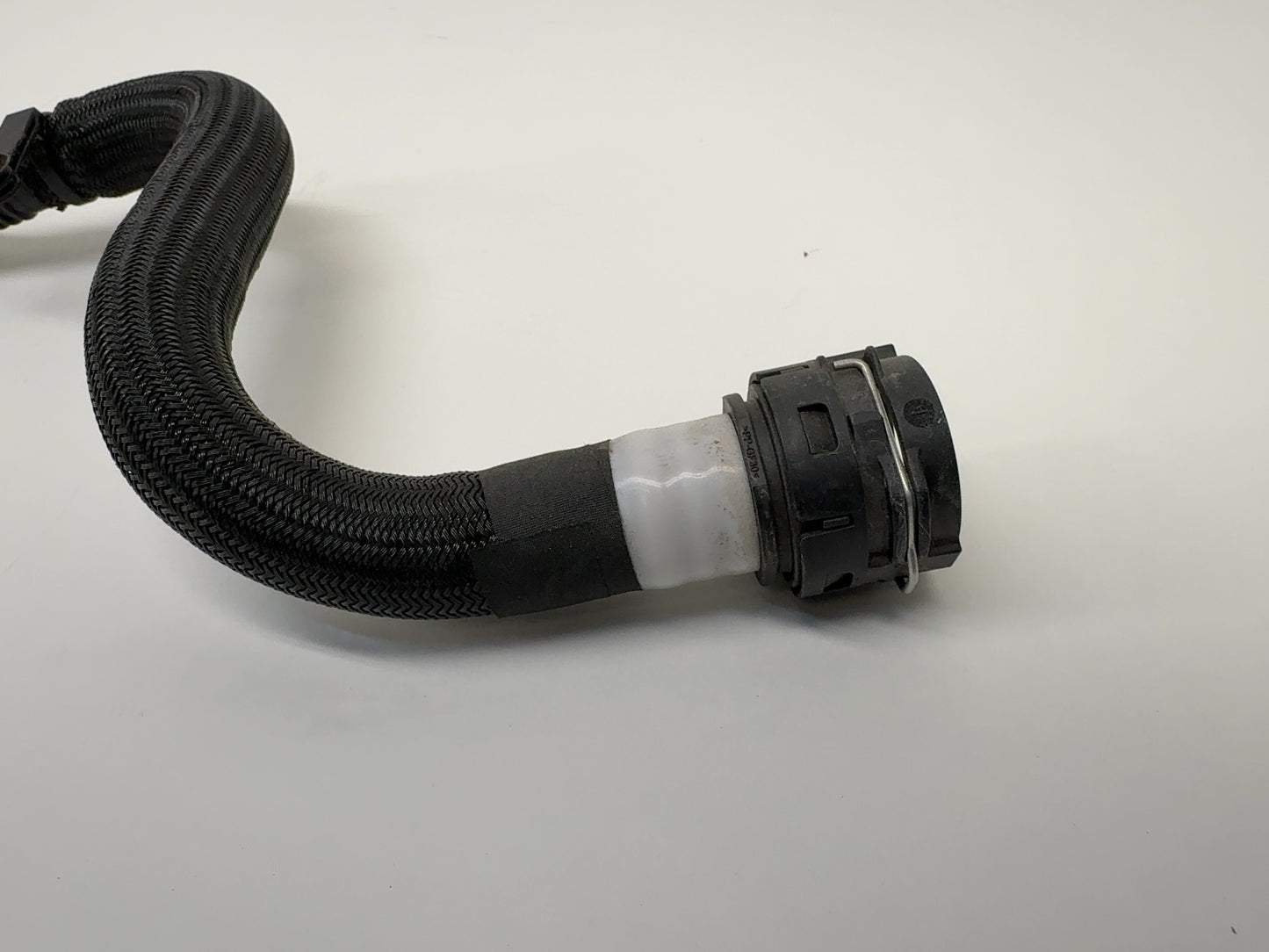 2024-2025 Tesla Model 3 Right Radiator Hose Outlet 1501325-00-E