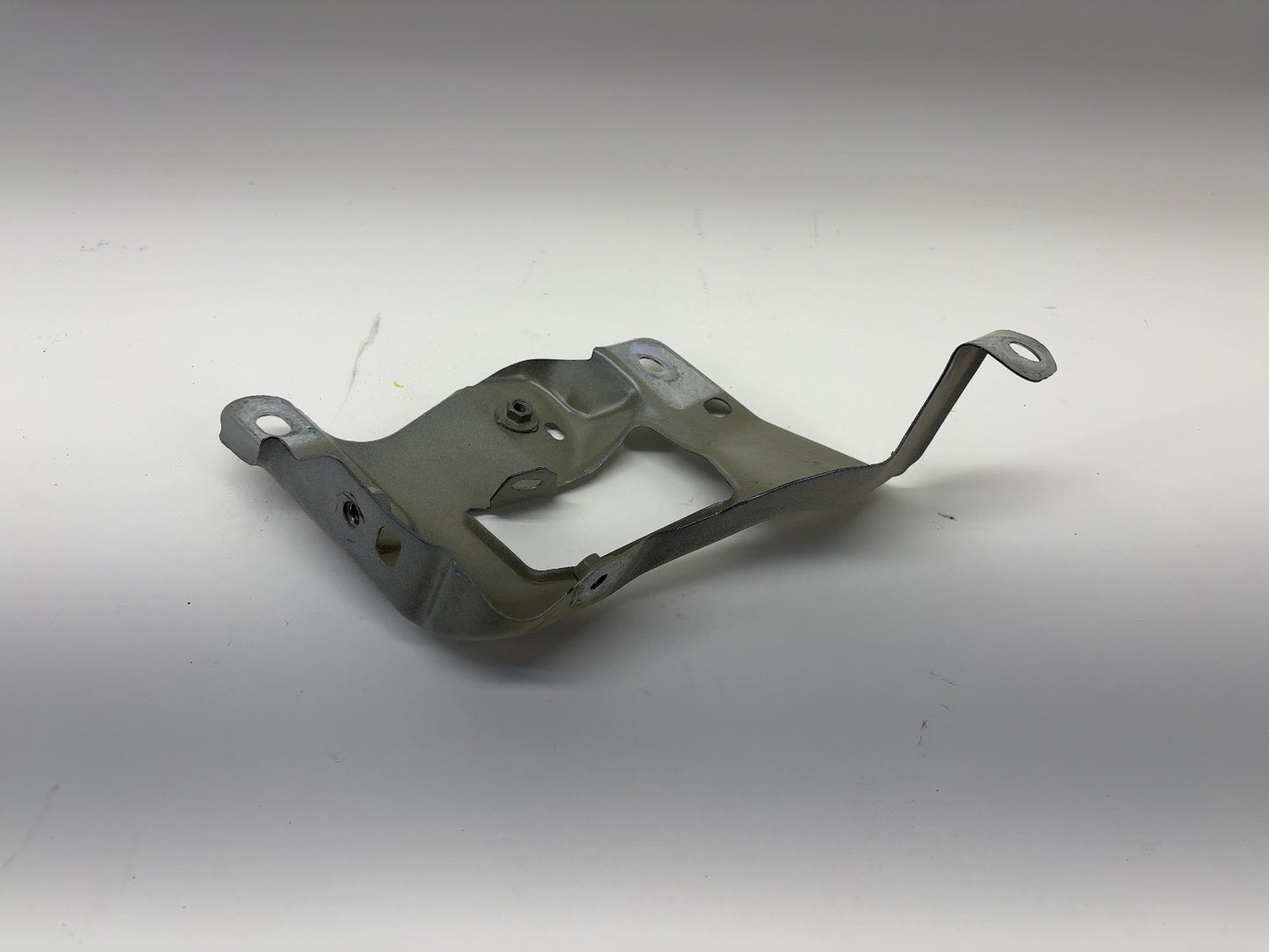 2025 Tesla Model 3 Highland Front Left Fender Support Bracket 1771937-00-D