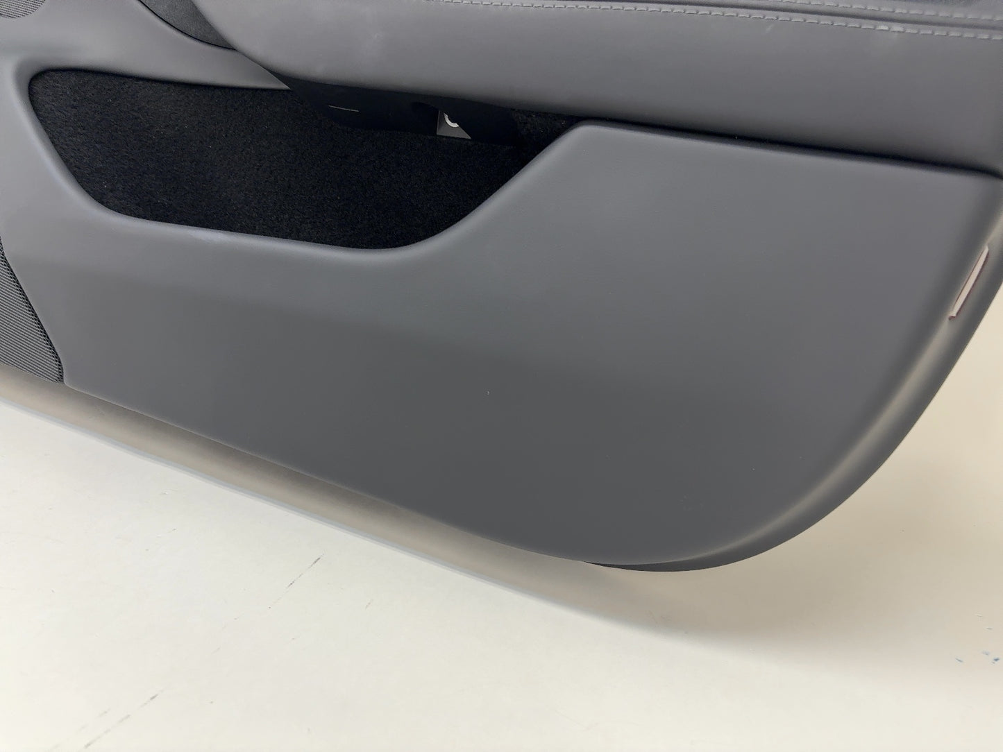 2024 Tesla Model 3 Highland Front Right Door Panel 1983177-20-C