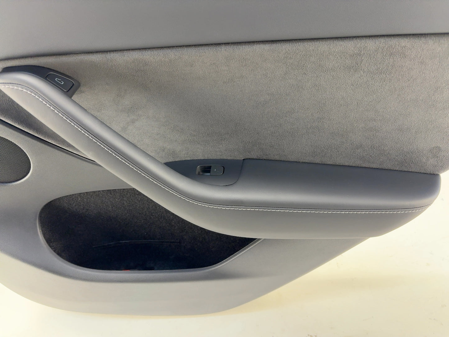 2024-2025 Tesla Model Y Rear Right Door Panel 1997297-00-D