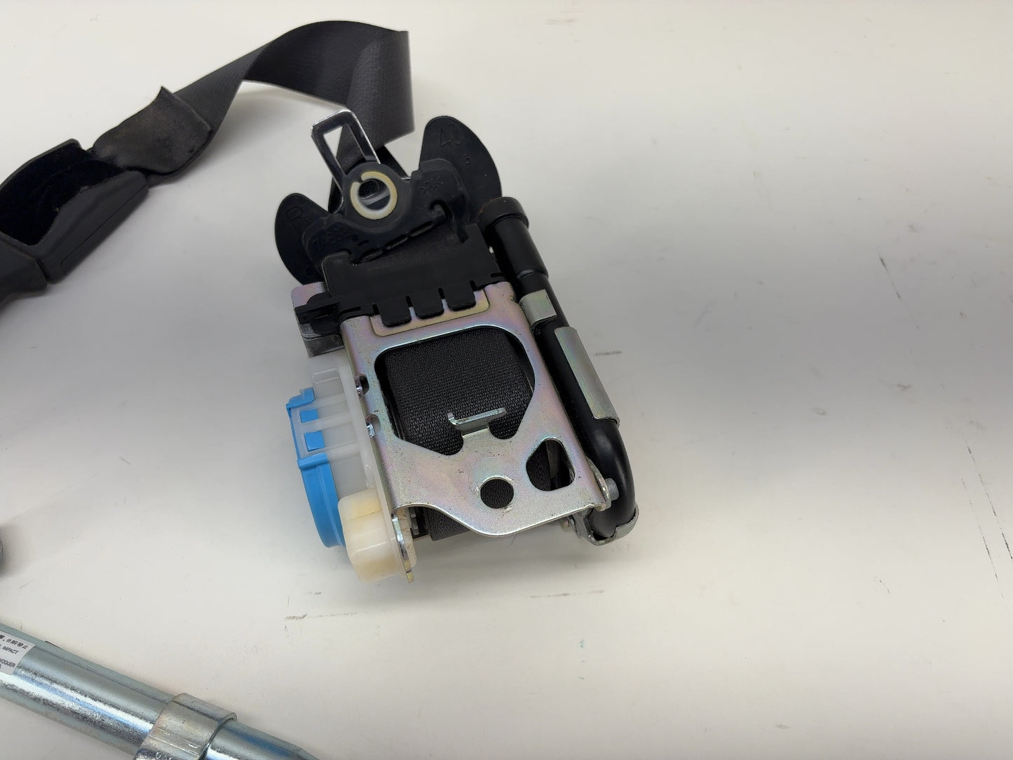 2017 Tesla Model X Front Right Seatbelt w Pretensioner 1036738-05-D
