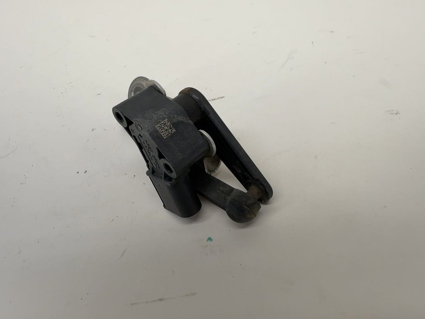2017 Tesla Model X Front Height Sensor Right 1027946-00-A