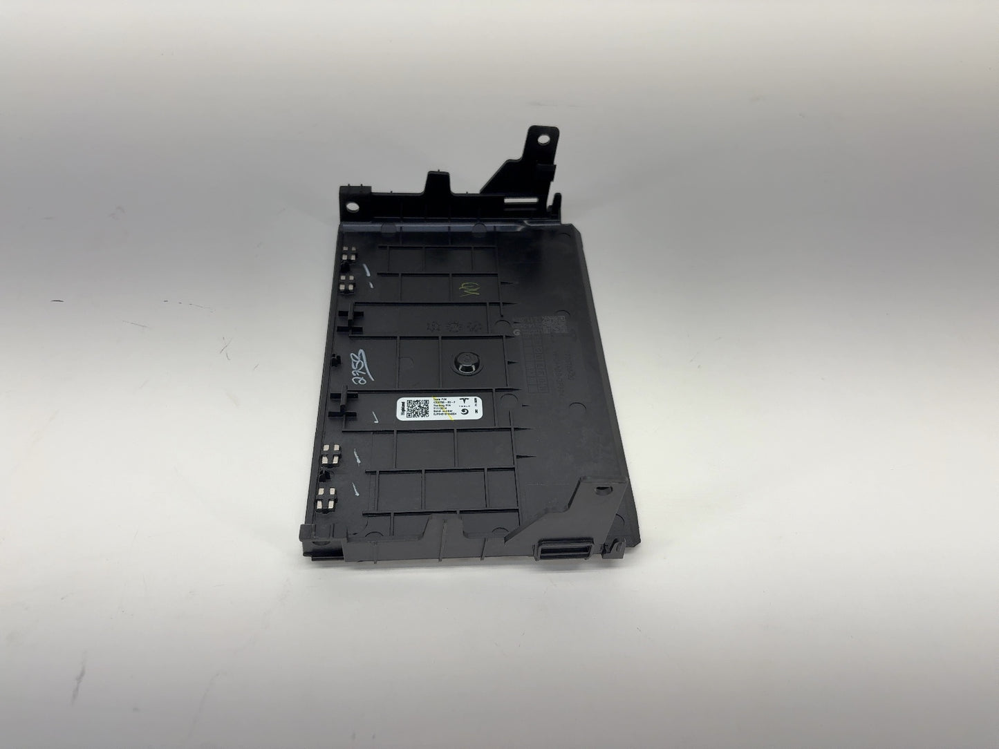 2024 Tesla Model 3 Highland Center Console Top Face 1705708-21-F