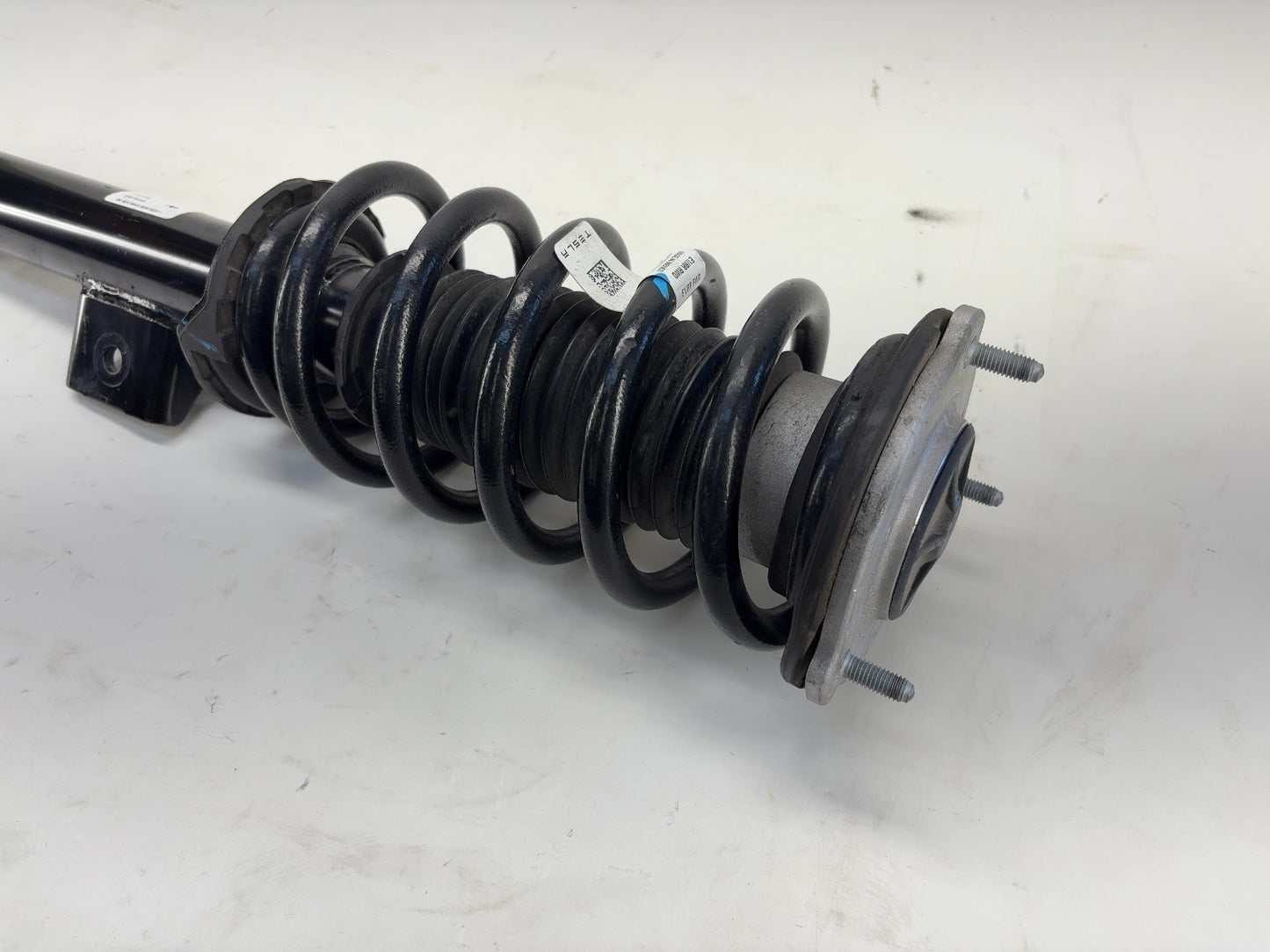 2021 Tesla Model 3 Front Right Strut Absorber 1044369-00-G