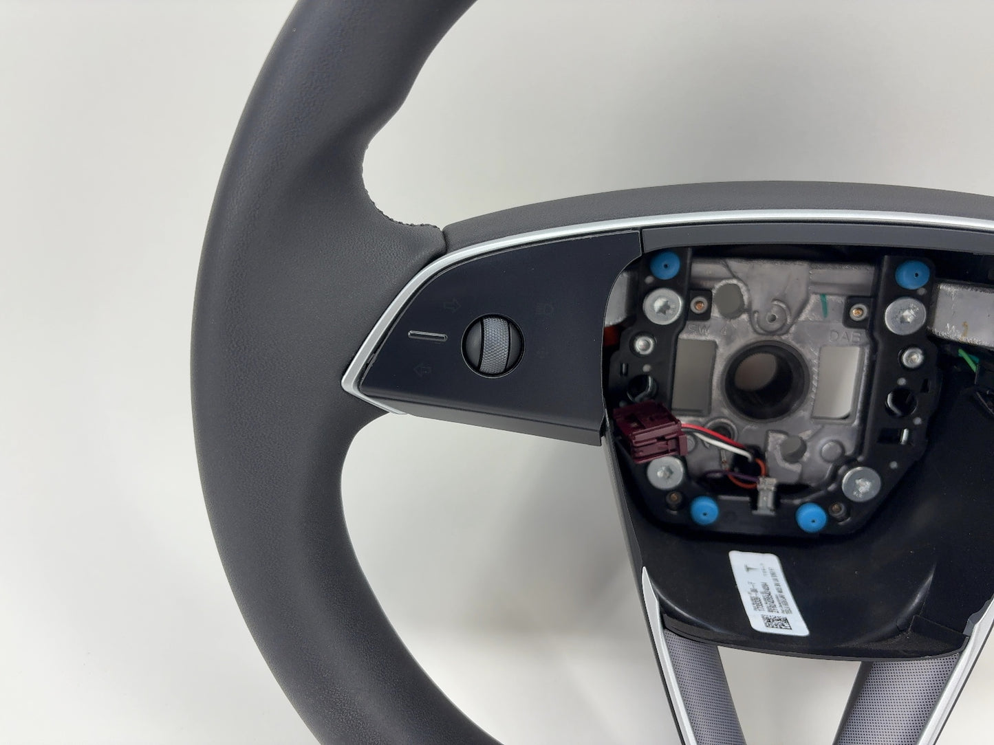 2025 Tesla Model 3 Highland Steering Wheel Pur Leather 1735339-00-F