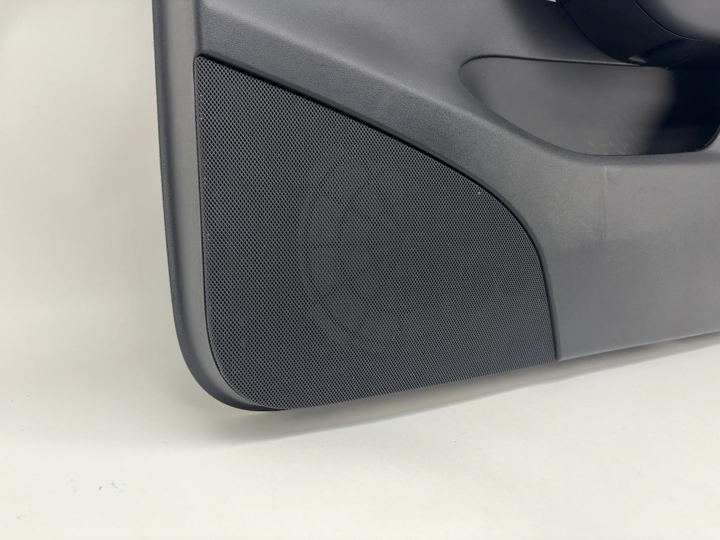 2022-2023 Tesla Model Y Front Right Door Panel 1997295-00-A