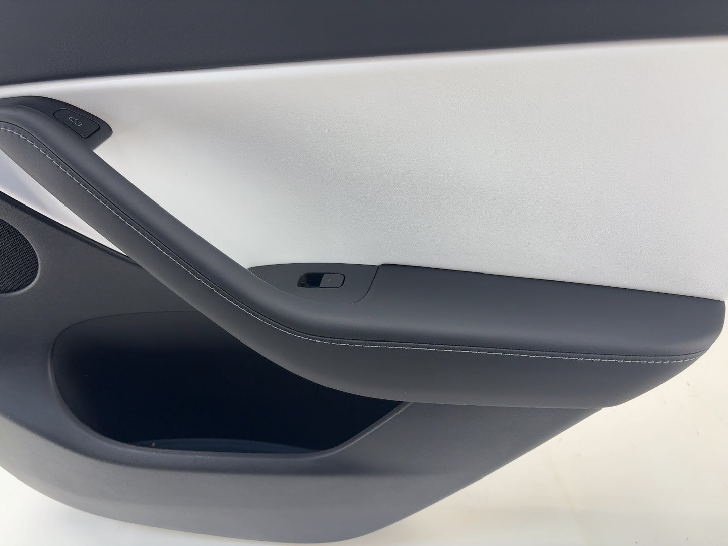 2022-2023 Tesla Model Y Rear Right Door Panel Black 1997297-00-A