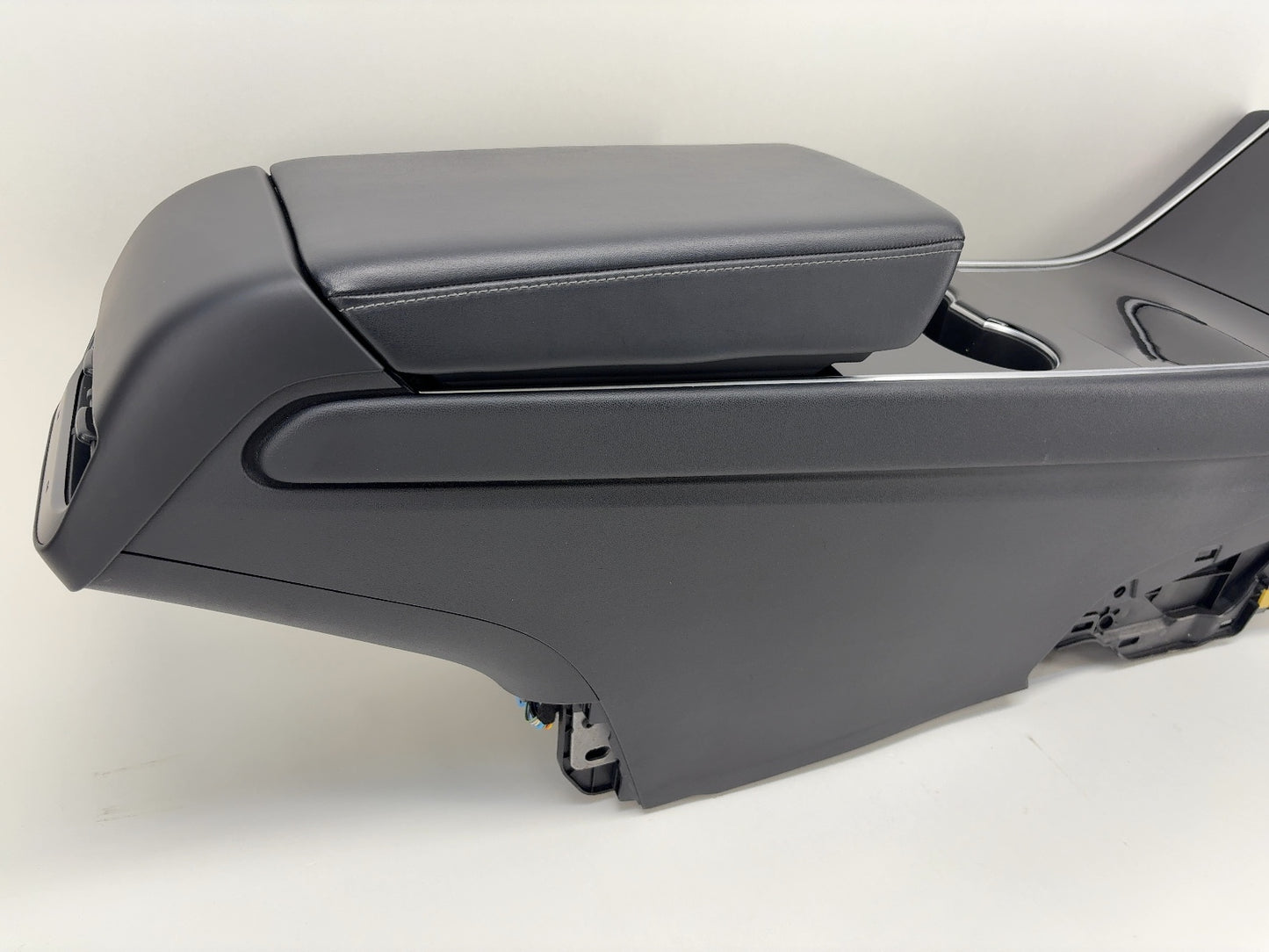 2021 Tesla Model Y Center Console 1516036-00-B
