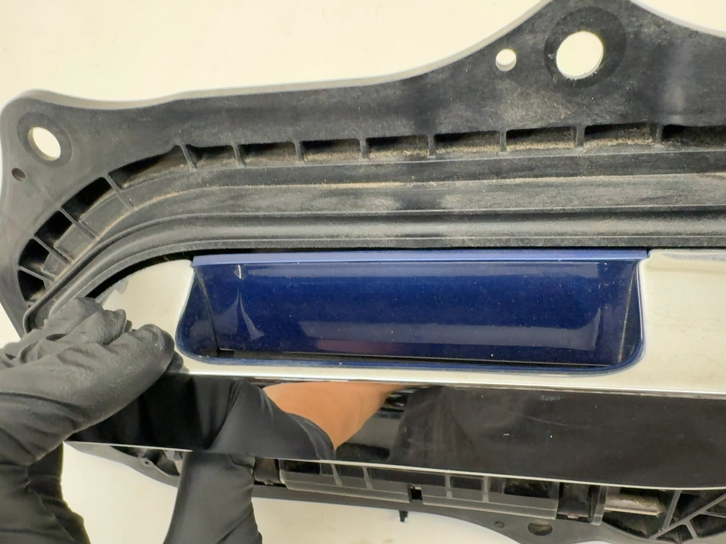 2016 Tesla Model S Front Left Door Handle 1135718-S0-A