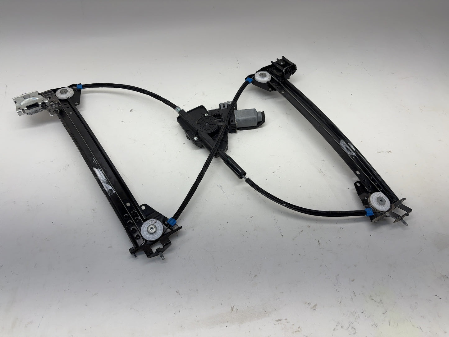 2019 Tesla Model S Front Right Window Regulator 6006651-00-L