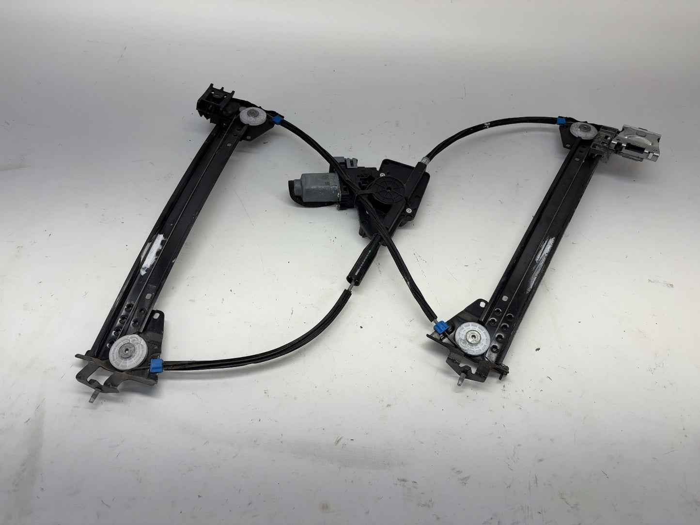 2012-2020 Tesla Model S Front Left Window Regulator 6006551-00-L