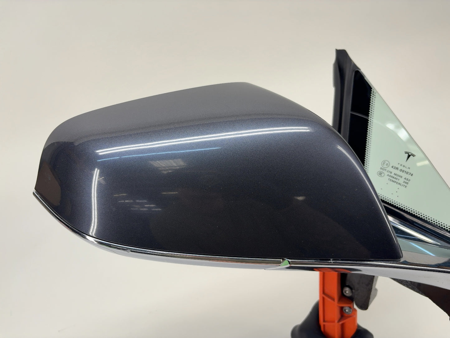 2015 Tesla Model S Front Right Door Mirror Assembly 1041318-00-A