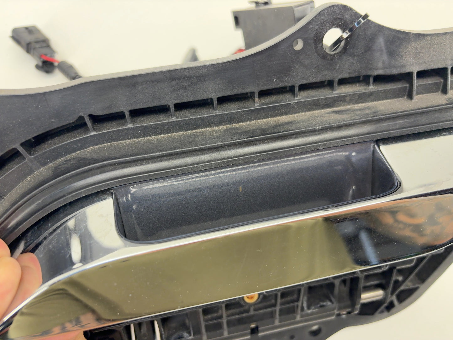 2015-2016 Tesla Model S Front Left Exterior Door Handle Retrofit Kit 1135718-S0-A