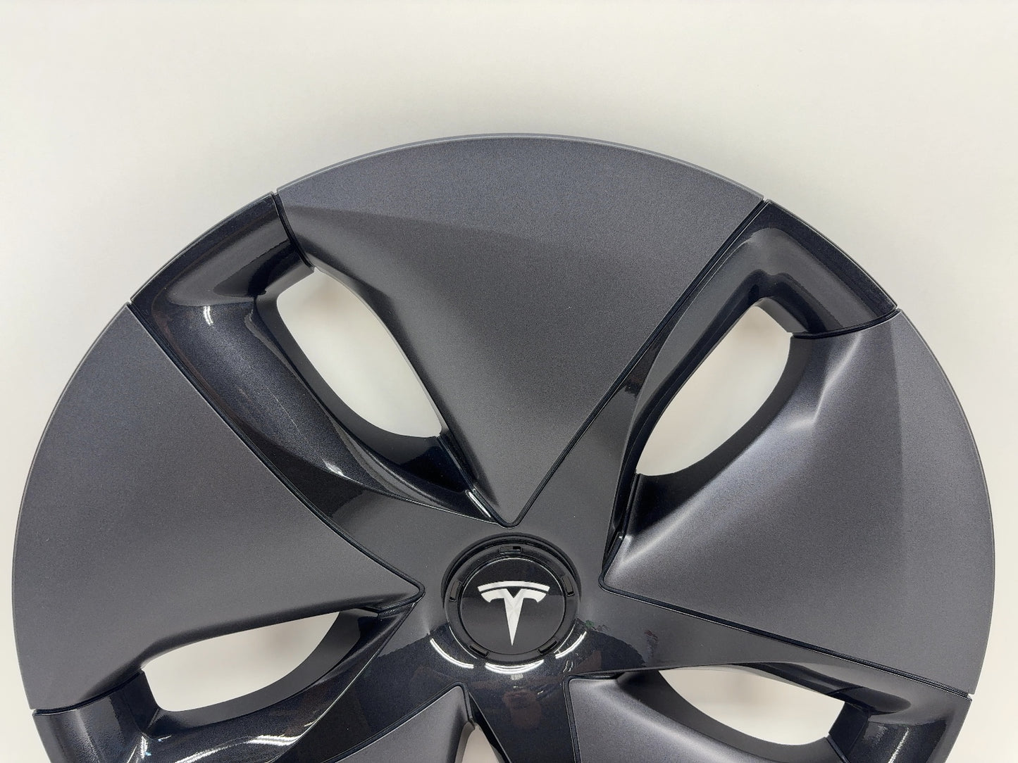 2018 Tesla Model 3 Wheel Cover 18 Inch Aero 1044231-99-B