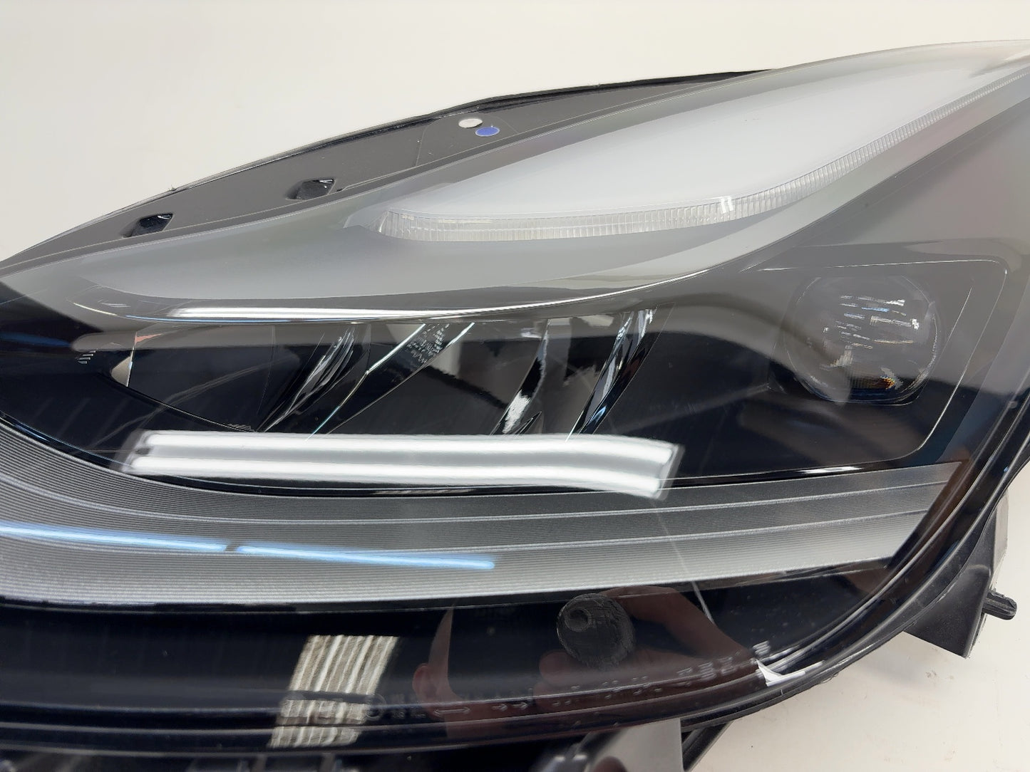 2024 Tesla Model Y Global Headlamp Left 1514952-00-E