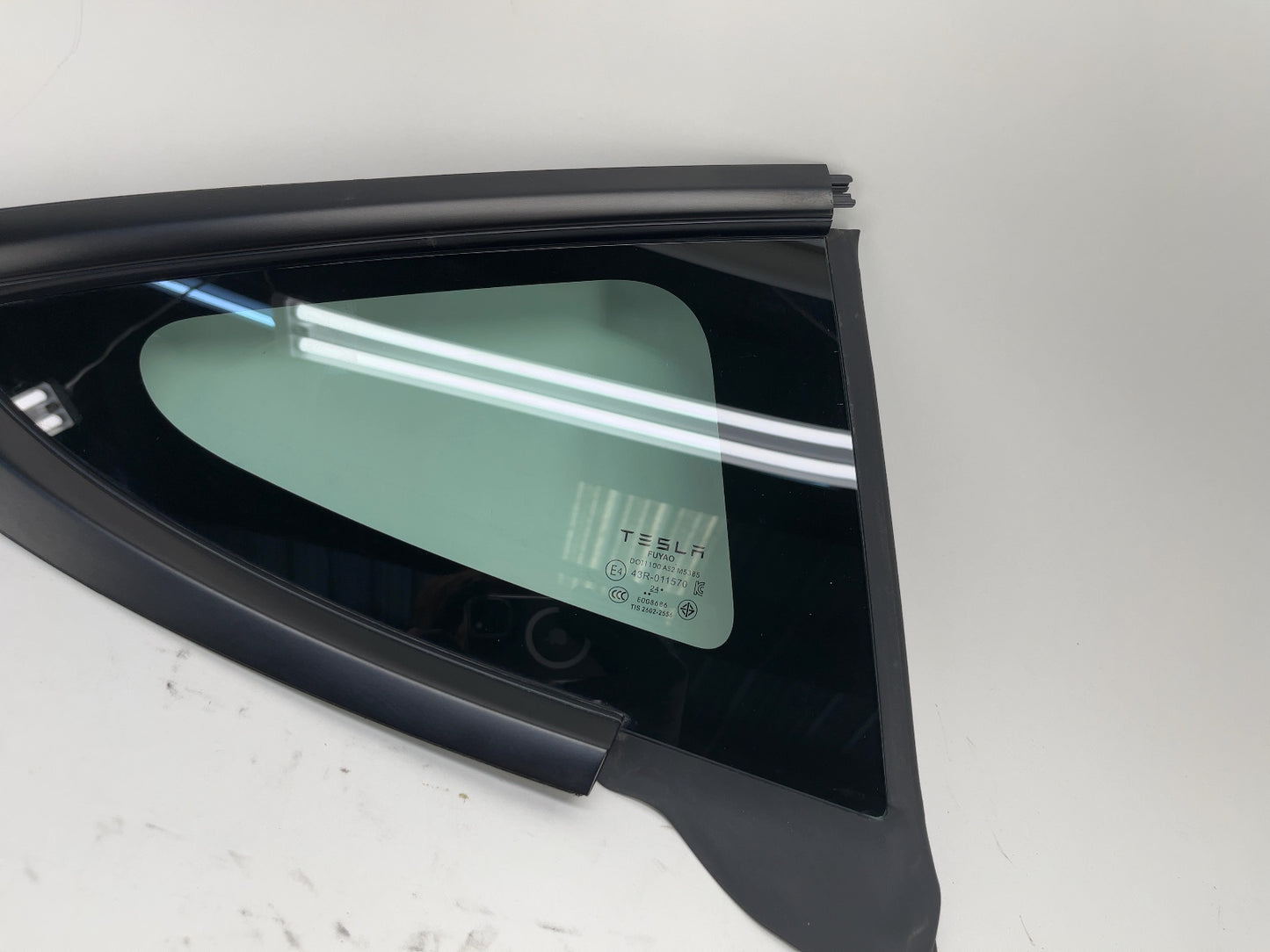 2025 Tesla Model 3 Highland Rear Quarter Glass Right Black 1915484-20-C