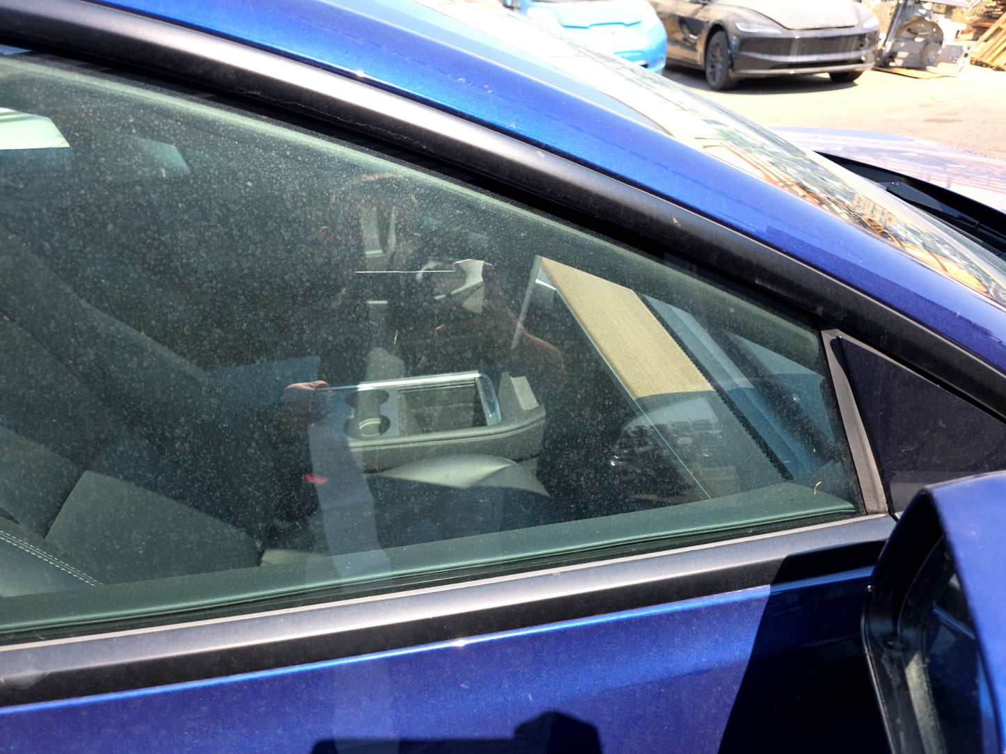 2021-2023 Tesla Model 3 Front Right Door Glass Laminated 1568569-00-C