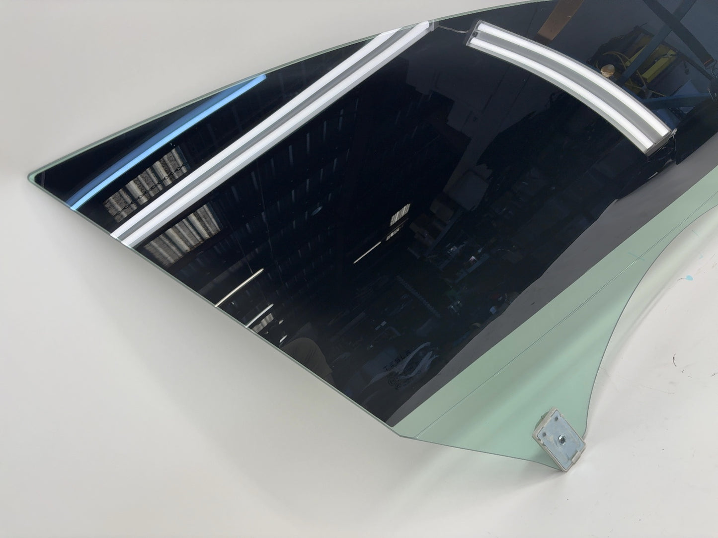 2024-2025 Tesla Model 3 Highland Front Right Door Glass Laminated 1773076-00-D