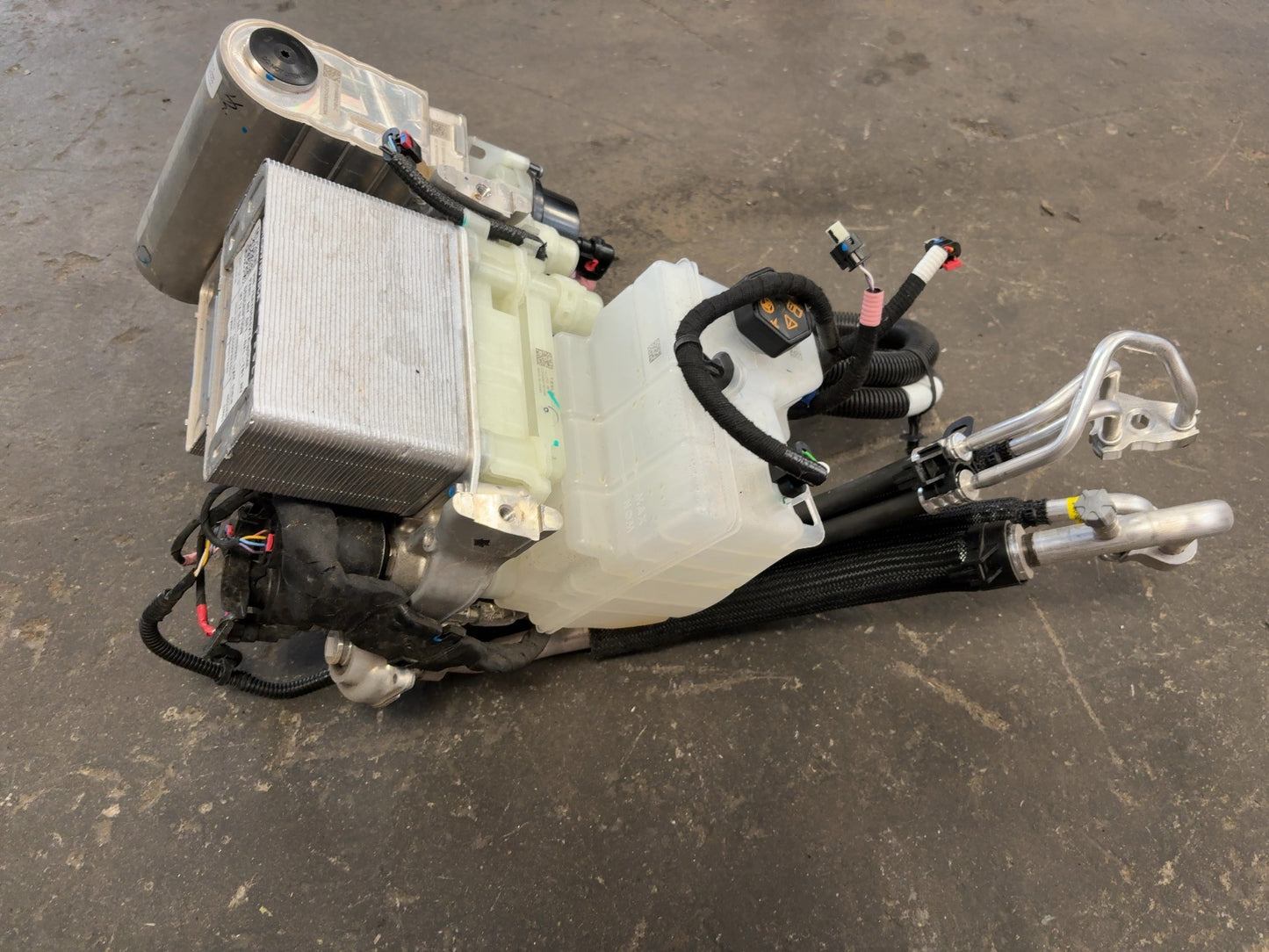 2026 Tesla Model Y Juniper Supermanifold Assembly 1547595-02-H