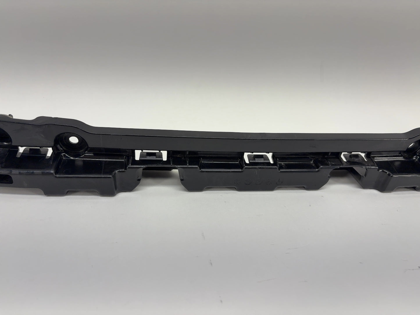 2026 Tesla Model Y Juniper Rear Bumper Center Bracket 1932600-00-B