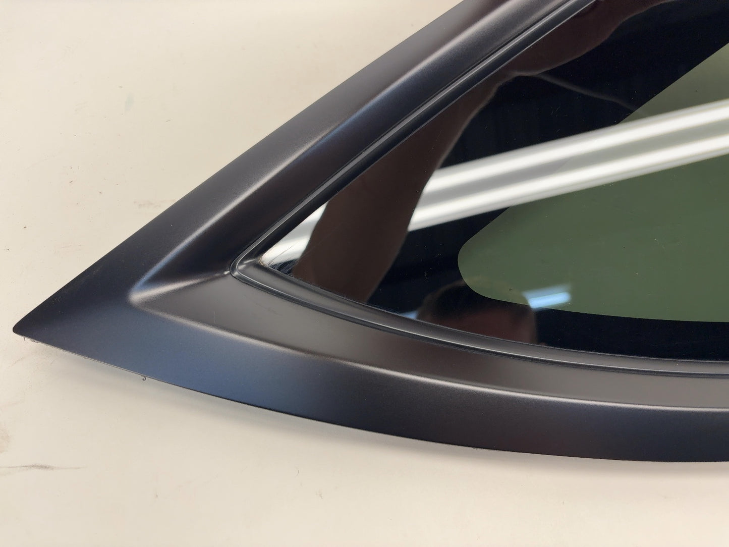 2025 Tesla Model Y Right Quarter Glass 1495741-00-J