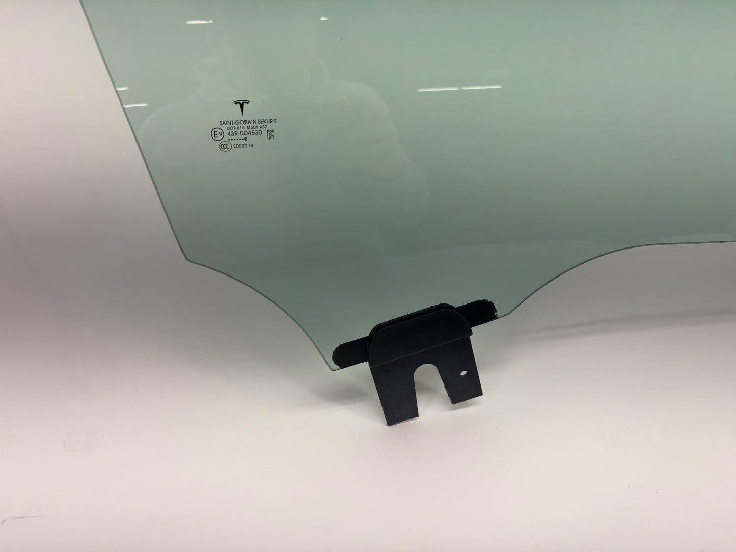 2018-2020 Tesla Model X Front Right Door Glass 1028823-00-J