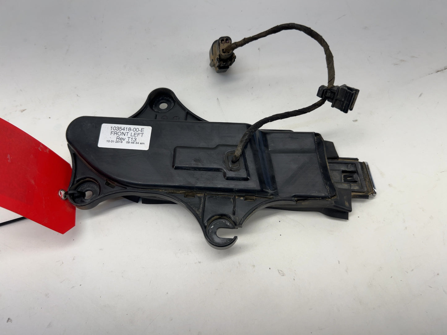 2018 Tesla Model X Front Left Door Handle 1035418-00-E
