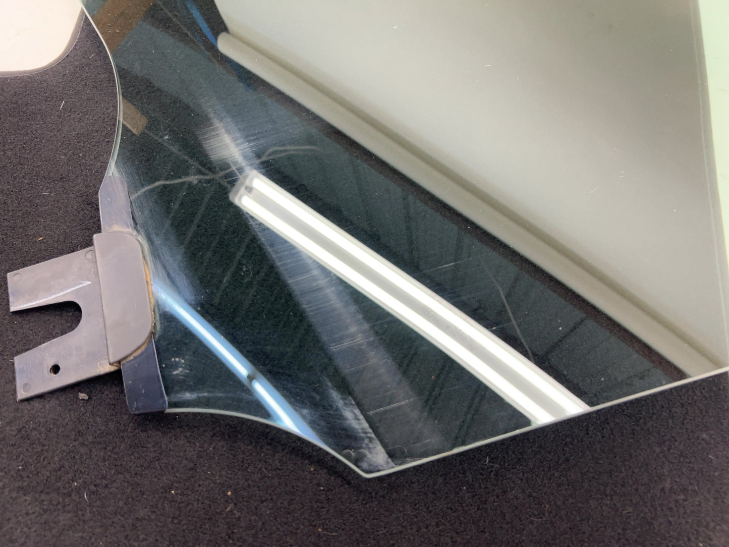 2018 Tesla Model X Front Left Door Glass 1028822-00-J