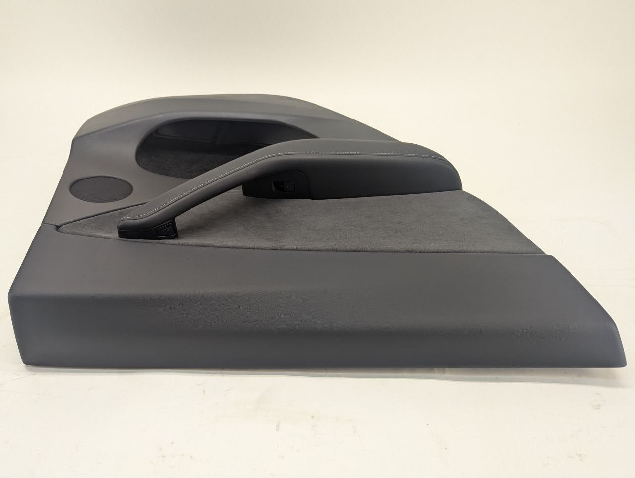 2022-2023 Tesla Model Y Rear Left Door Panel 1997296-00-A