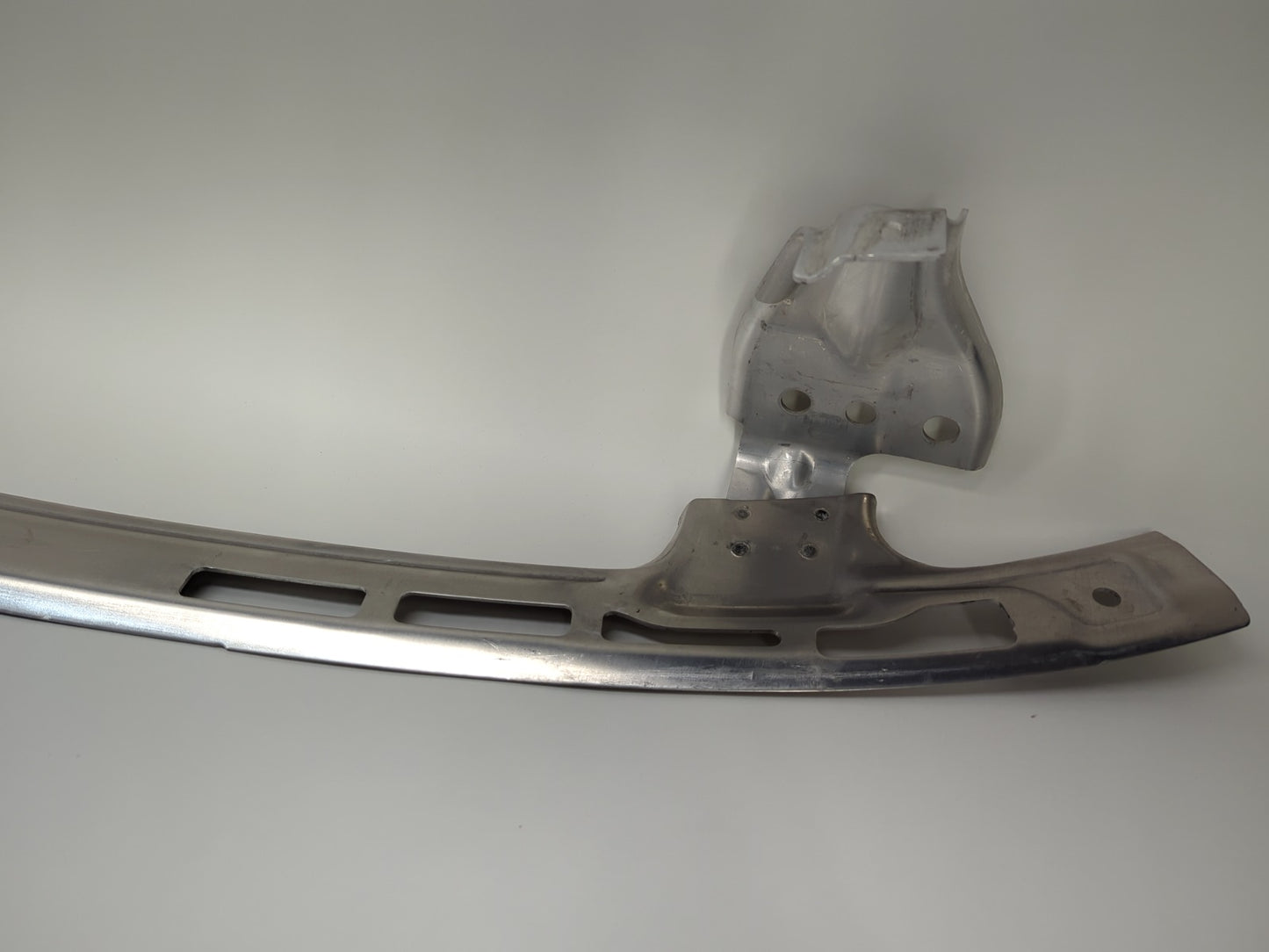 2025 Tesla Model Y Front Ankle Catcher 1505433-00-B