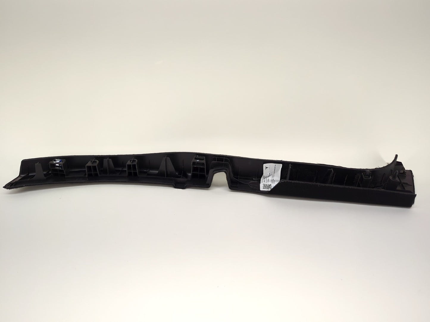 2025 Tesla Model Y Trunk Load Floor Bracket Right 1641266-00-D