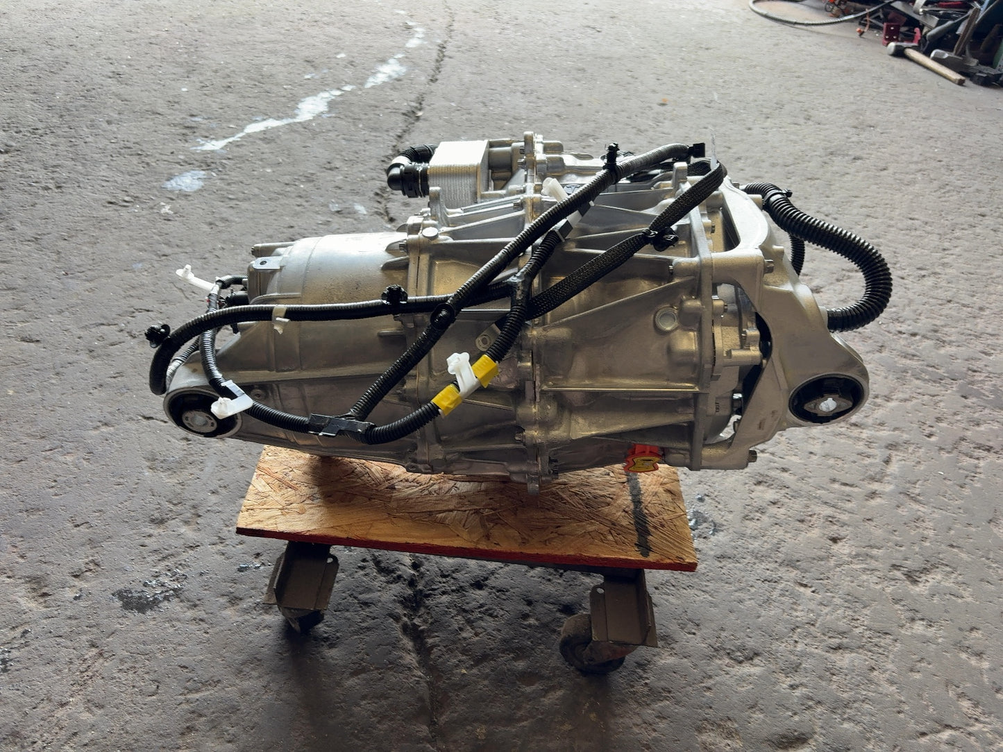 2025 Tesla Model Y Rear Drive Unit Base 1120990-17-K