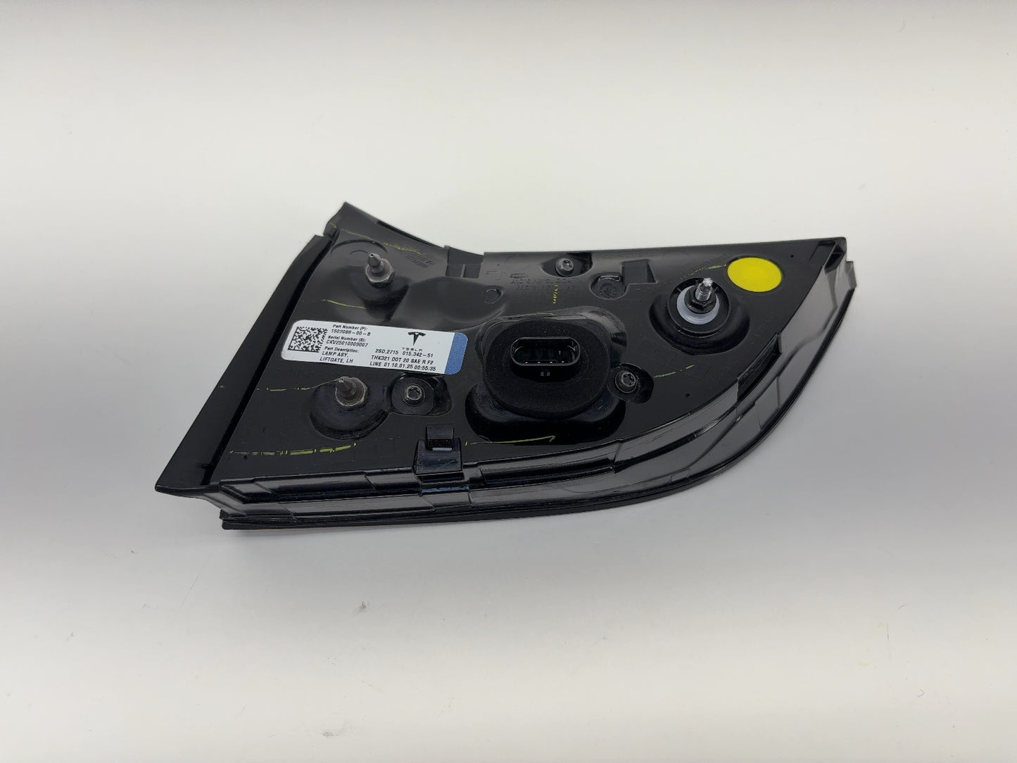 2025 Tesla Model Y Left Tail Lamp Trunk Mounted Global 1502088-00-B