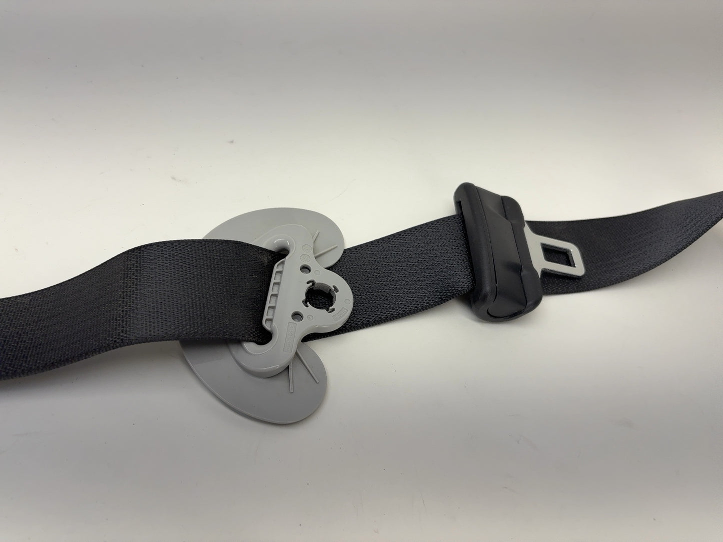 2025 Tesla Model Y Front Right Seat belt w Pretensioner 1493783-01-D