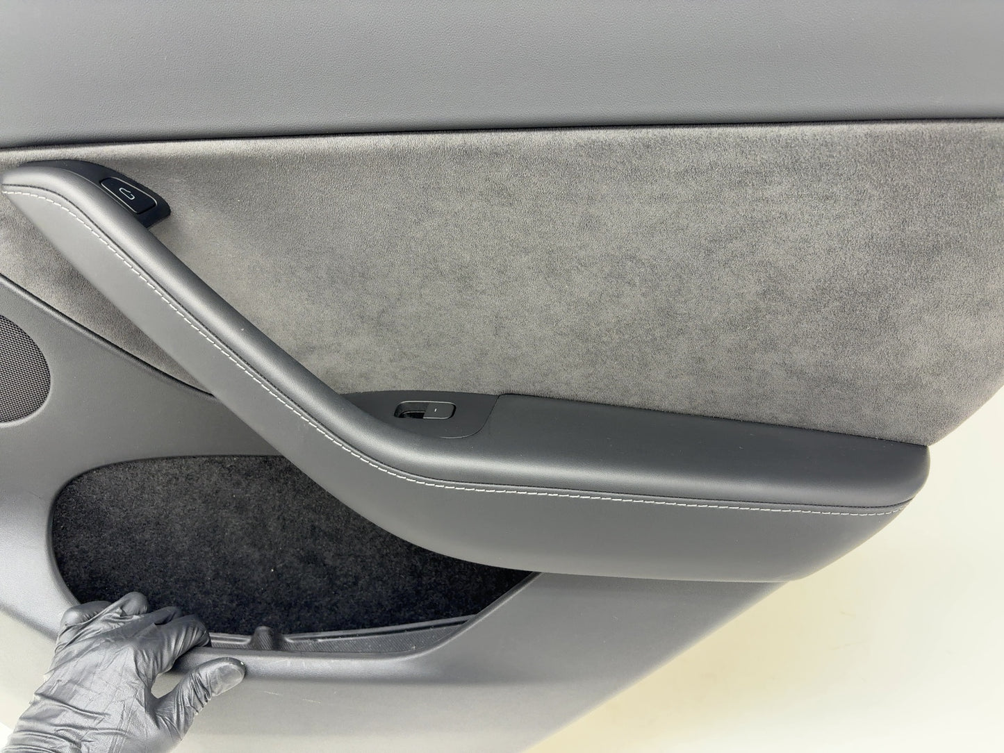 2022-2023 Tesla Model Y Rear Right Door Panel Black 1997297-00-A