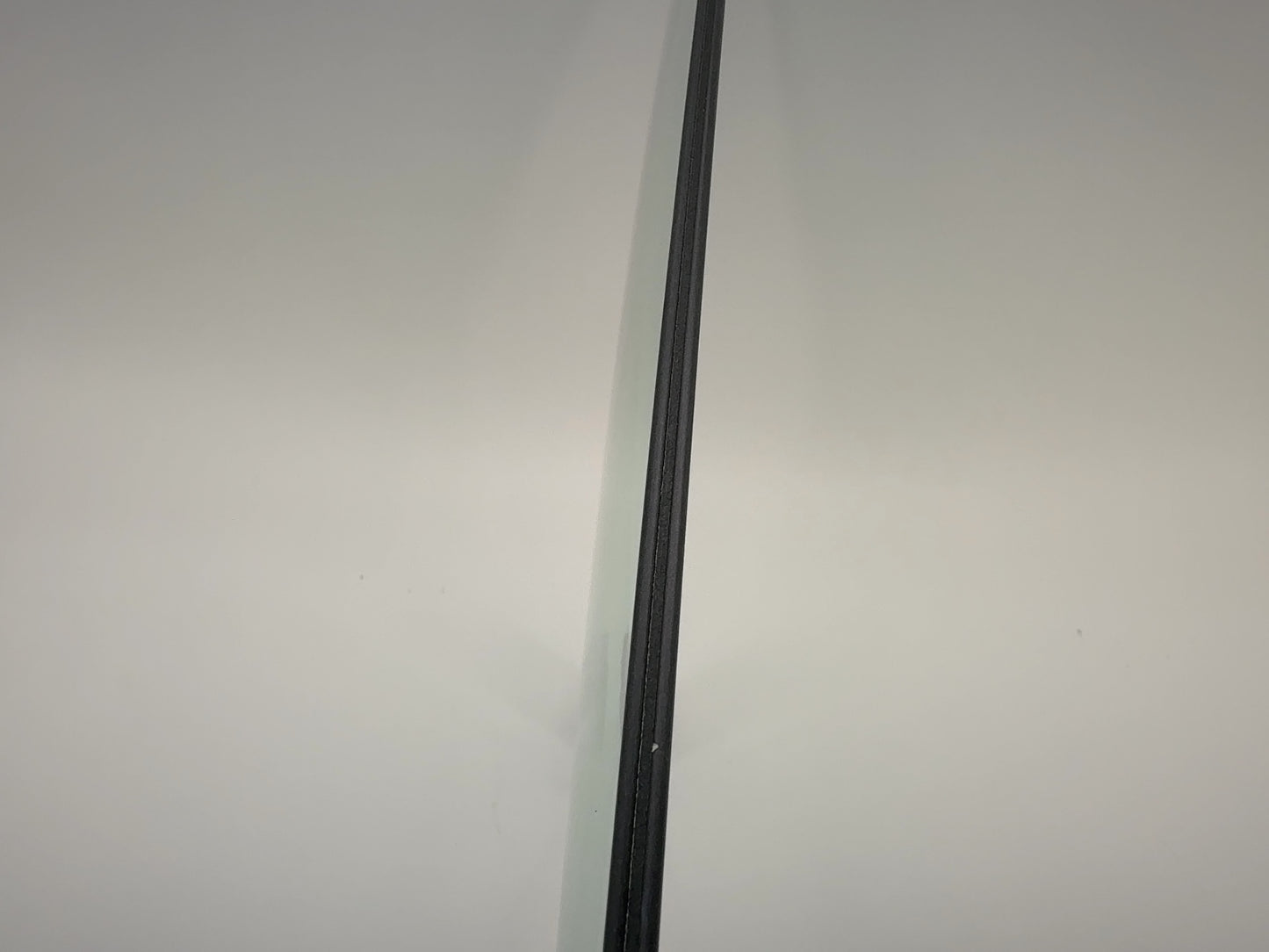 2021-2023 Tesla Model 3 Front Right Door Glass Laminated 1568569-00-C