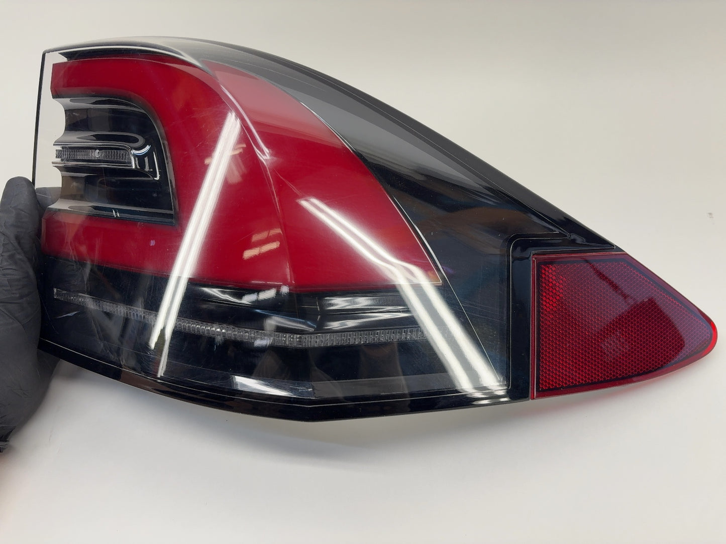 2018 Tesla Model X Right Tail Lamp Quarter Mounted 1034333-00-A