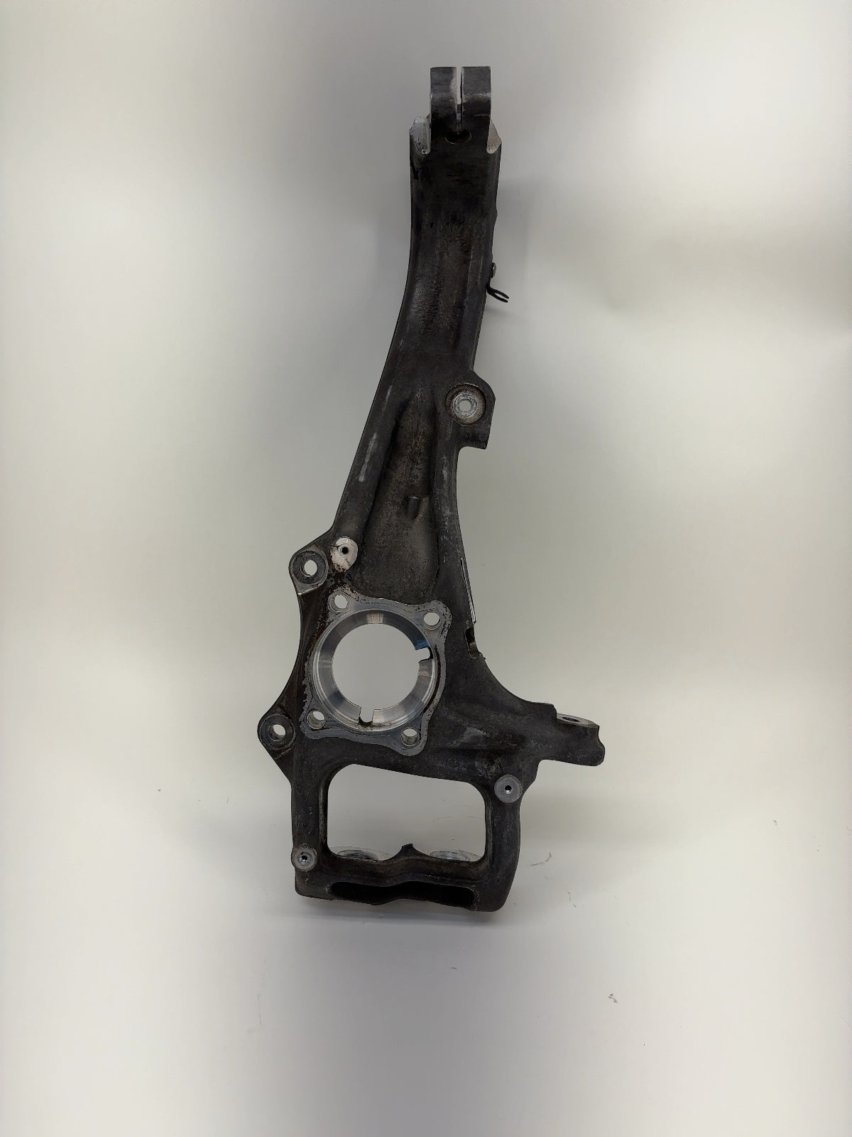 2018 Tesla Model X Front Right Knuckle 1027316-00-F