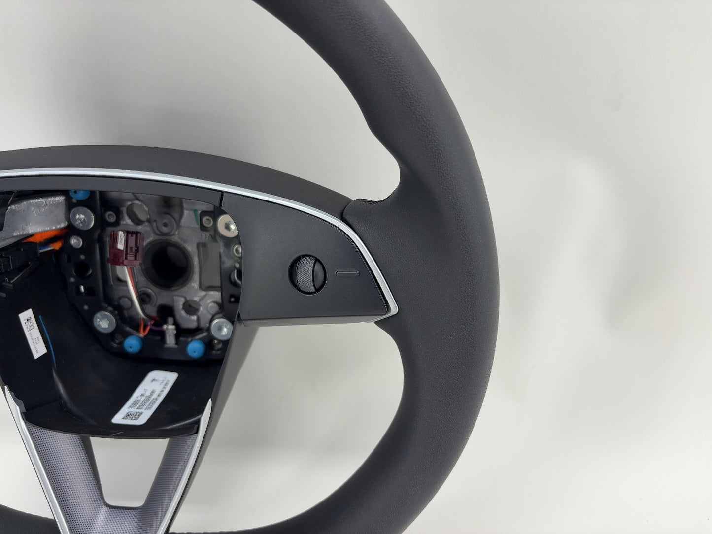 2025 Tesla Model 3 Highland Steering Wheel Pur Leather 1735339-00-F