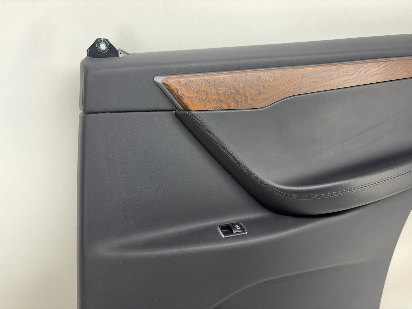 2018 Tesla Model X Rear Right Door Panel Black 1058004-21-K