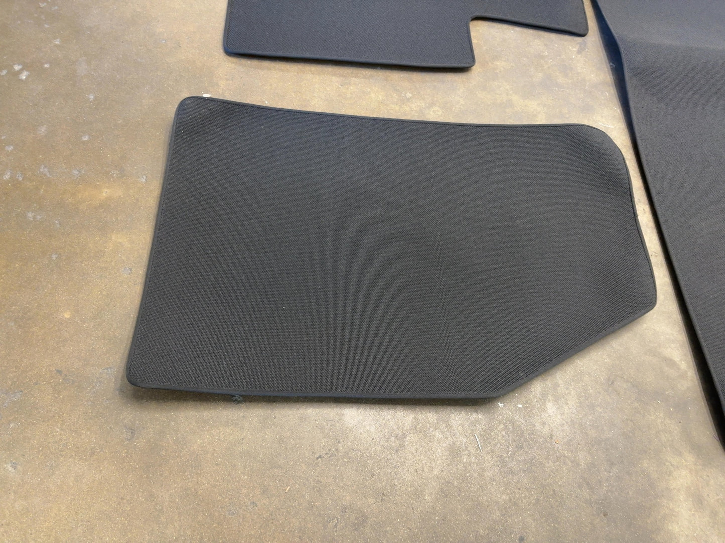 2024 Tesla Cybertruck Floor Mat Kit 1877885-00-D