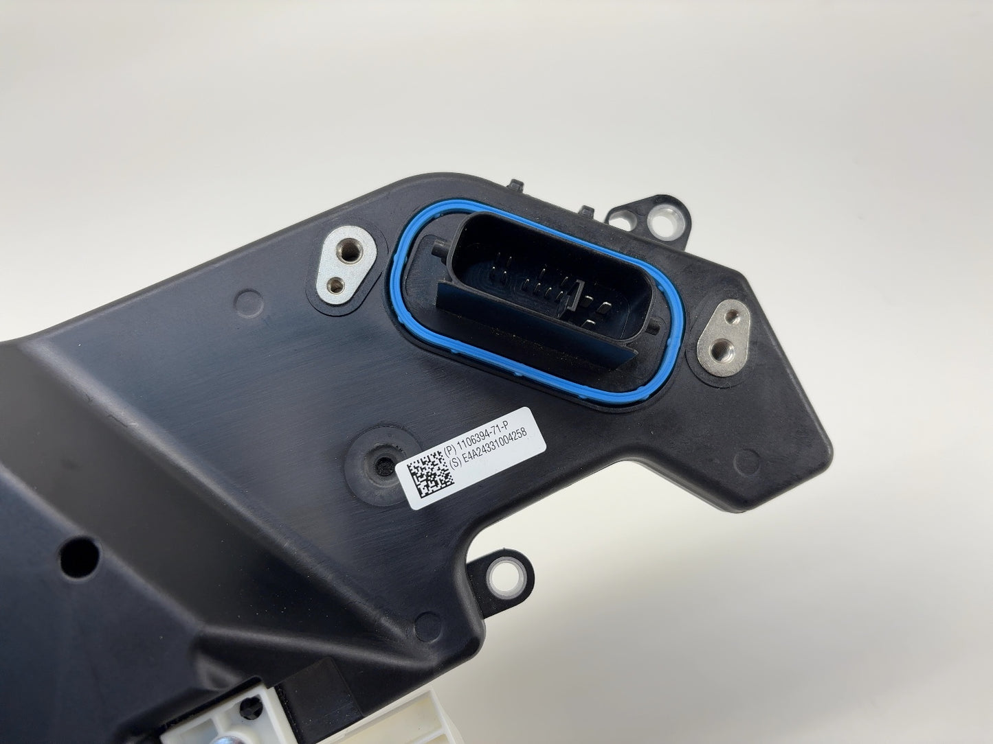 2025 Tesla Model Y Hvbms Controller Bms 1106394-71-P