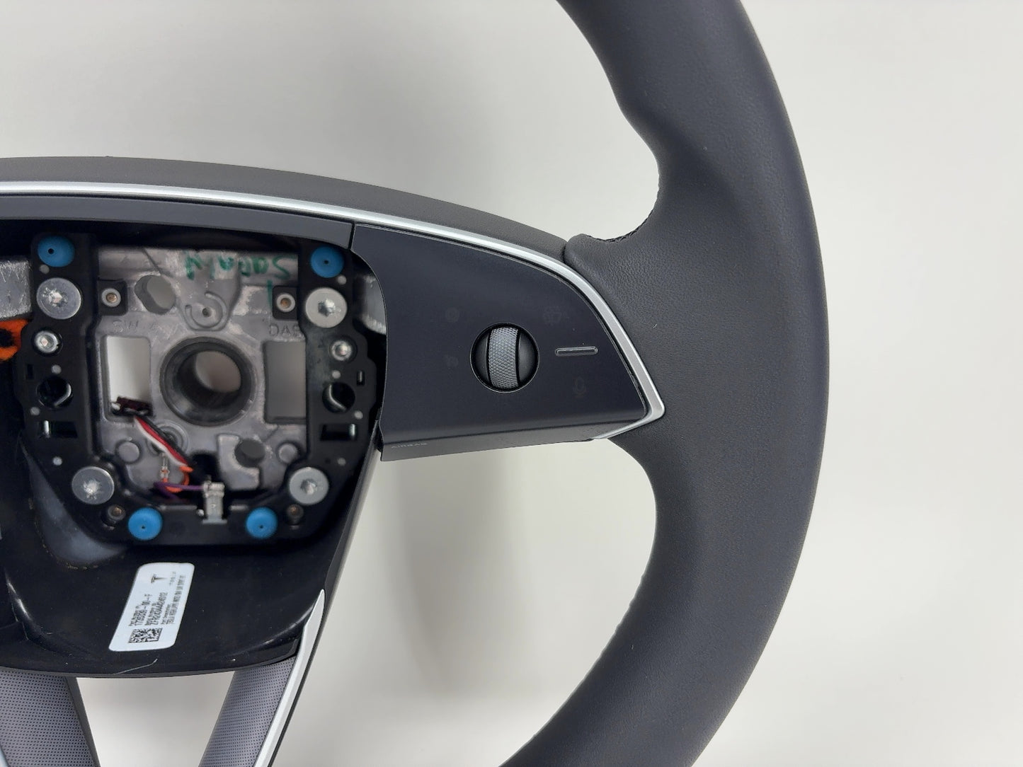 2025 Tesla Model 3 Highland Steering Wheel Pur Leather 1735339-00-F