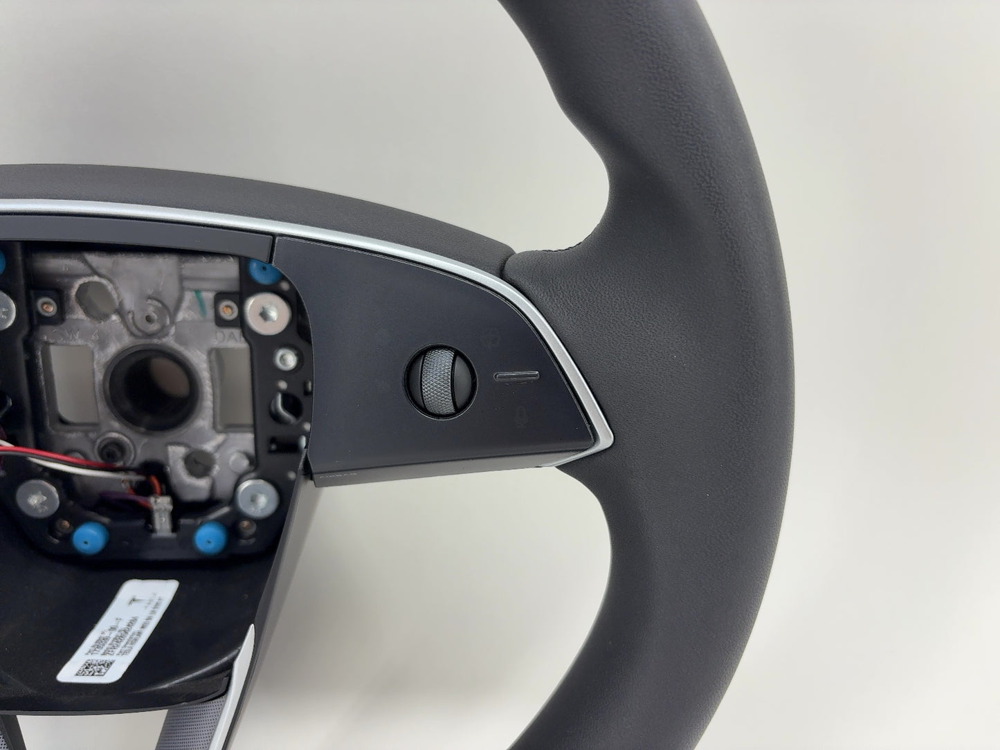 2025 Tesla Model 3 Highland Steering Wheel Pur Leather 1735339-00-F