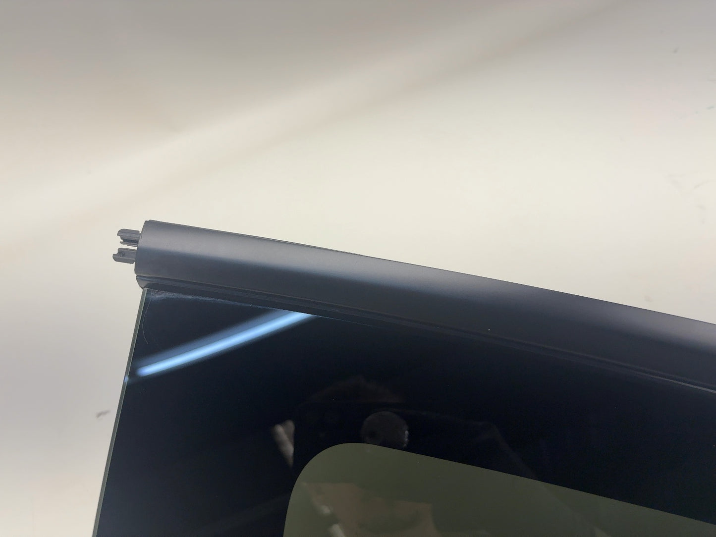2021-2023 Tesla Model Y Left Quarter Glass 1495740-99-H
