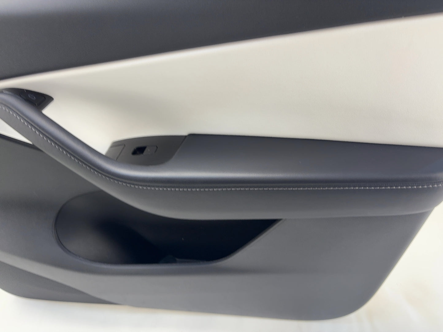 2021 Tesla Model Y Front Right Door Panel 1497295-92-B